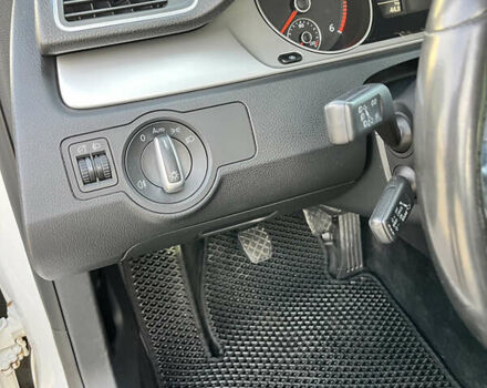 Білий Фольксваген Пассат, об'ємом двигуна 1.97 л та пробігом 288 тис. км за 9600 $, фото 13 на Automoto.ua