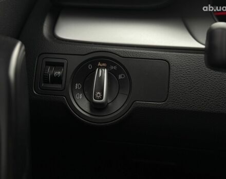 Білий Фольксваген Пассат, об'ємом двигуна 1.6 л та пробігом 301 тис. км за 9400 $, фото 10 на Automoto.ua