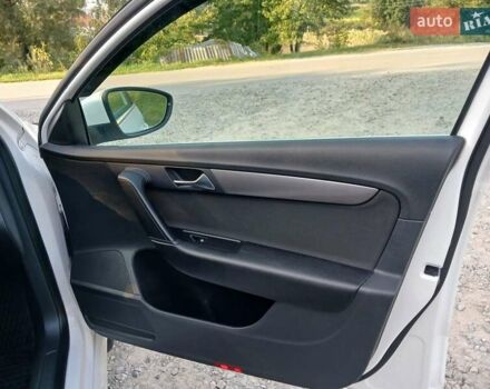 Белый Фольксваген Пассат, объемом двигателя 1.97 л и пробегом 202 тыс. км за 9700 $, фото 15 на Automoto.ua