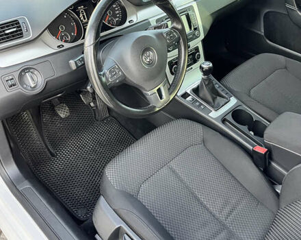 Білий Фольксваген Пассат, об'ємом двигуна 1.97 л та пробігом 288 тис. км за 9600 $, фото 11 на Automoto.ua