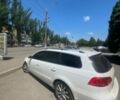 Белый Фольксваген Пассат, объемом двигателя 2 л и пробегом 330 тыс. км за 10000 $, фото 3 на Automoto.ua