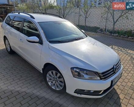 Білий Фольксваген Пассат, об'ємом двигуна 1.6 л та пробігом 268 тис. км за 12000 $, фото 2 на Automoto.ua