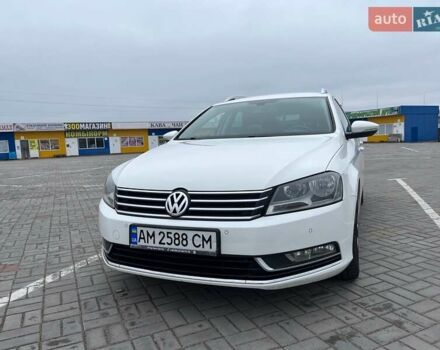 Белый Фольксваген Пассат, объемом двигателя 1.6 л и пробегом 302 тыс. км за 11500 $, фото 1 на Automoto.ua