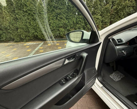 Белый Фольксваген Пассат, объемом двигателя 1.4 л и пробегом 260 тыс. км за 7800 $, фото 12 на Automoto.ua