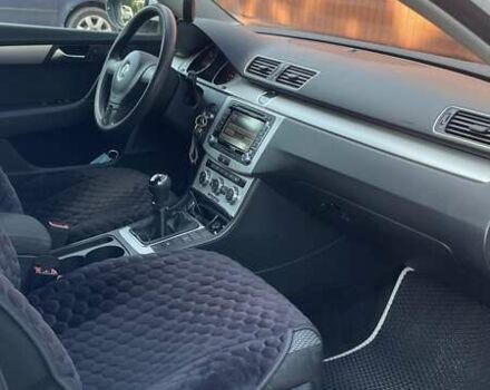 Белый Фольксваген Пассат, объемом двигателя 1.6 л и пробегом 215 тыс. км за 10000 $, фото 4 на Automoto.ua