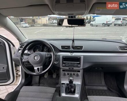 Белый Фольксваген Пассат, объемом двигателя 1.6 л и пробегом 302 тыс. км за 11500 $, фото 12 на Automoto.ua