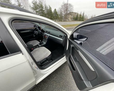 Білий Фольксваген Пассат, об'ємом двигуна 1.6 л та пробігом 321 тис. км за 10000 $, фото 10 на Automoto.ua