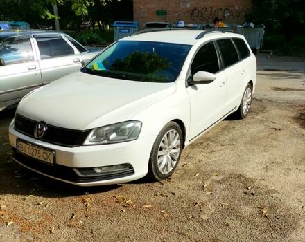 Белый Фольксваген Пассат, объемом двигателя 1.6 л и пробегом 300 тыс. км за 9300 $, фото 1 на Automoto.ua