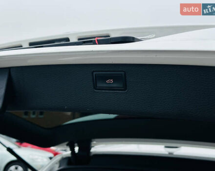 Білий Фольксваген Пассат, об'ємом двигуна 1.8 л та пробігом 259 тис. км за 8900 $, фото 41 на Automoto.ua