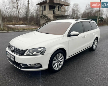 Білий Фольксваген Пассат, об'ємом двигуна 1.6 л та пробігом 321 тис. км за 10000 $, фото 1 на Automoto.ua