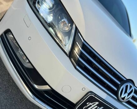 Белый Фольксваген Пассат, объемом двигателя 0 л и пробегом 334 тыс. км за 10999 $, фото 1 на Automoto.ua