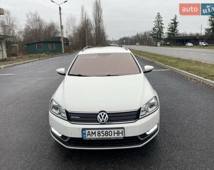 Білий Фольксваген Пассат, об'ємом двигуна 1.6 л та пробігом 321 тис. км за 10000 $, фото 2 на Automoto.ua
