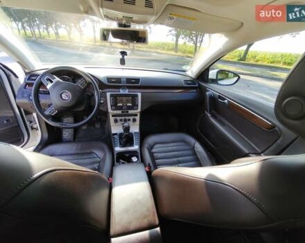 Белый Фольксваген Пассат, объемом двигателя 1.97 л и пробегом 229 тыс. км за 10800 $, фото 5 на Automoto.ua