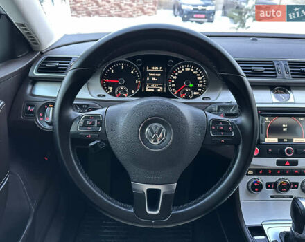 Белый Фольксваген Пассат, объемом двигателя 2 л и пробегом 280 тыс. км за 11250 $, фото 16 на Automoto.ua