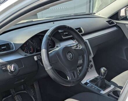 Белый Фольксваген Пассат, объемом двигателя 2 л и пробегом 225 тыс. км за 9800 $, фото 10 на Automoto.ua