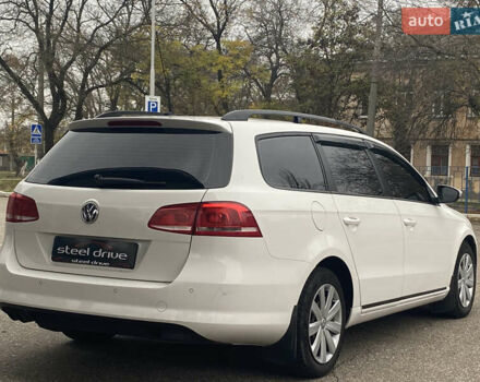 Белый Фольксваген Пассат, объемом двигателя 2 л и пробегом 298 тыс. км за 11299 $, фото 3 на Automoto.ua