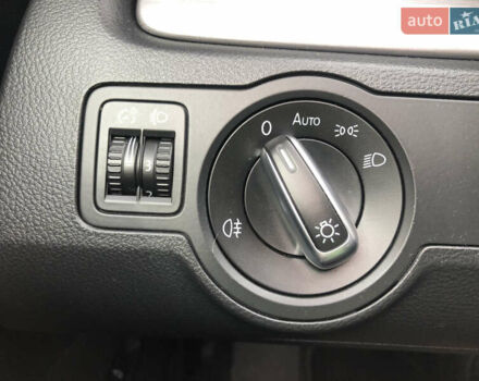 Білий Фольксваген Пассат, об'ємом двигуна 2 л та пробігом 217 тис. км за 10500 $, фото 18 на Automoto.ua