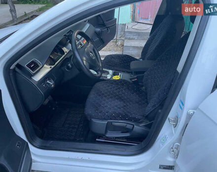 Білий Фольксваген Пассат, об'ємом двигуна 1.97 л та пробігом 275 тис. км за 11700 $, фото 20 на Automoto.ua