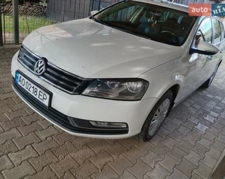 Белый Фольксваген Пассат, объемом двигателя 1.6 л и пробегом 329 тыс. км за 9000 $, фото 3 на Automoto.ua
