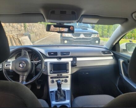 Белый Фольксваген Пассат, объемом двигателя 2 л и пробегом 270 тыс. км за 11000 $, фото 3 на Automoto.ua