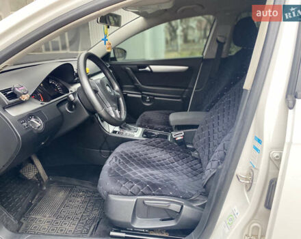 Белый Фольксваген Пассат, объемом двигателя 2 л и пробегом 298 тыс. км за 11299 $, фото 6 на Automoto.ua