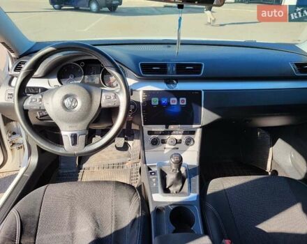 Белый Фольксваген Пассат, объемом двигателя 1.6 л и пробегом 308 тыс. км за 9500 $, фото 6 на Automoto.ua