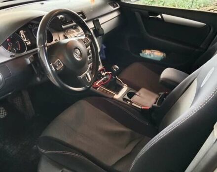 Белый Фольксваген Пассат, объемом двигателя 1.6 л и пробегом 329 тыс. км за 9000 $, фото 5 на Automoto.ua