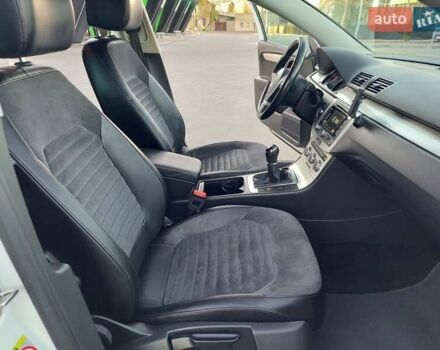 Белый Фольксваген Пассат, объемом двигателя 1.97 л и пробегом 219 тыс. км за 12555 $, фото 7 на Automoto.ua