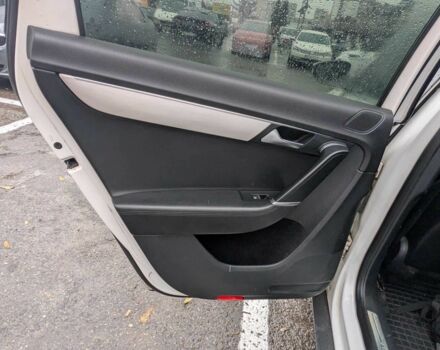 Фольксваген Пассат 2013 в Ивано-Франковске на Automoto.ua Белый Фольксваген Пассат, объемом двигателя 2 л и пробегом 280 тыс. км за 10900 $, фото 9 на Automoto.ua