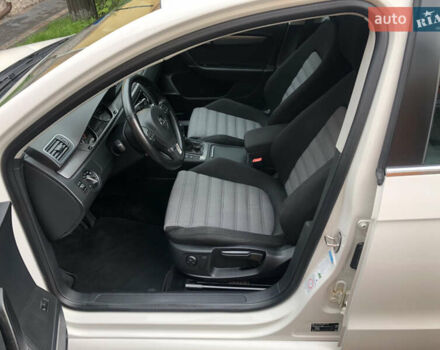 Білий Фольксваген Пассат, об'ємом двигуна 2 л та пробігом 217 тис. км за 10500 $, фото 21 на Automoto.ua