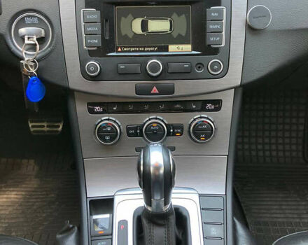 Белый Фольксваген Пассат, объемом двигателя 1.97 л и пробегом 275 тыс. км за 12300 $, фото 6 на Automoto.ua