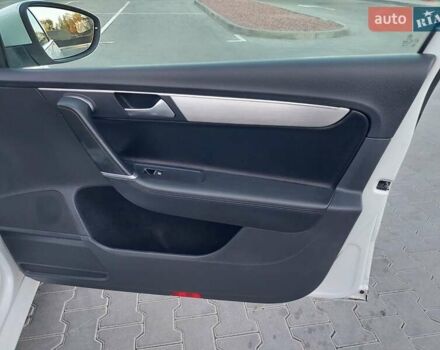 Белый Фольксваген Пассат, объемом двигателя 1.97 л и пробегом 219 тыс. км за 12555 $, фото 10 на Automoto.ua