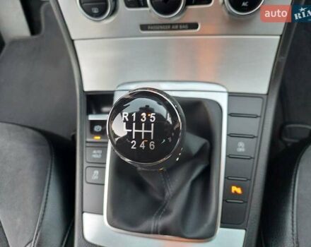 Белый Фольксваген Пассат, объемом двигателя 1.97 л и пробегом 219 тыс. км за 12555 $, фото 19 на Automoto.ua