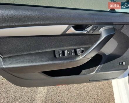 Белый Фольксваген Пассат, объемом двигателя 1.6 л и пробегом 308 тыс. км за 9500 $, фото 3 на Automoto.ua