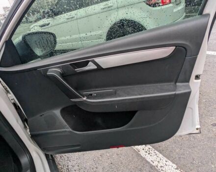 Фольксваген Пассат 2013 в Ивано-Франковске на Automoto.ua Белый Фольксваген Пассат, объемом двигателя 2 л и пробегом 280 тыс. км за 10900 $, фото 7 на Automoto.ua