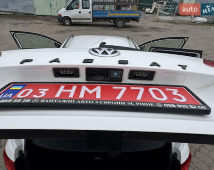 Білий Фольксваген Пассат, об'ємом двигуна 2 л та пробігом 276 тис. км за 12300 $, фото 59 на Automoto.ua