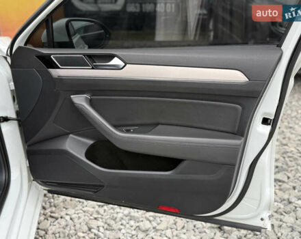 Белый Фольксваген Пассат, объемом двигателя 2 л и пробегом 252 тыс. км за 13999 $, фото 28 на Automoto.ua