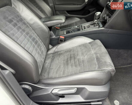 Белый Фольксваген Пассат, объемом двигателя 2 л и пробегом 252 тыс. км за 13999 $, фото 27 на Automoto.ua