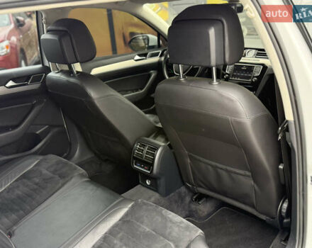 Белый Фольксваген Пассат, объемом двигателя 2 л и пробегом 252 тыс. км за 13999 $, фото 30 на Automoto.ua