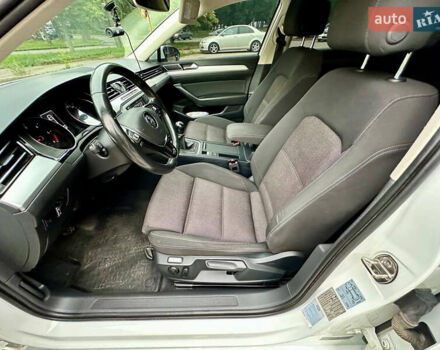 Белый Фольксваген Пассат, объемом двигателя 1.97 л и пробегом 293 тыс. км за 12700 $, фото 12 на Automoto.ua