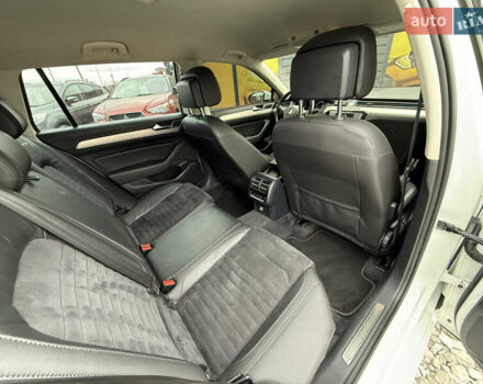 Белый Фольксваген Пассат, объемом двигателя 2 л и пробегом 252 тыс. км за 13999 $, фото 29 на Automoto.ua