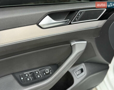 Белый Фольксваген Пассат, объемом двигателя 2 л и пробегом 252 тыс. км за 13999 $, фото 42 на Automoto.ua