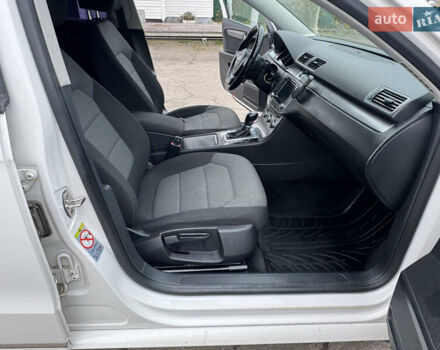 Білий Фольксваген Пассат, об'ємом двигуна 2 л та пробігом 276 тис. км за 12300 $, фото 51 на Automoto.ua