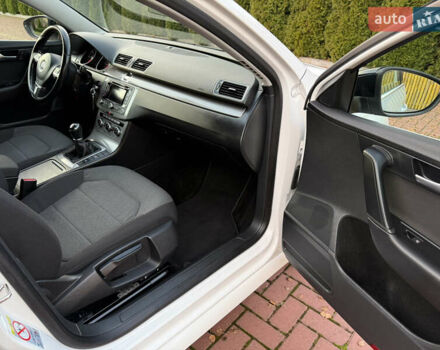 Белый Фольксваген Пассат, объемом двигателя 1.6 л и пробегом 227 тыс. км за 11999 $, фото 56 на Automoto.ua