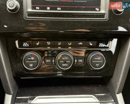 Белый Фольксваген Пассат, объемом двигателя 2 л и пробегом 252 тыс. км за 13999 $, фото 51 на Automoto.ua