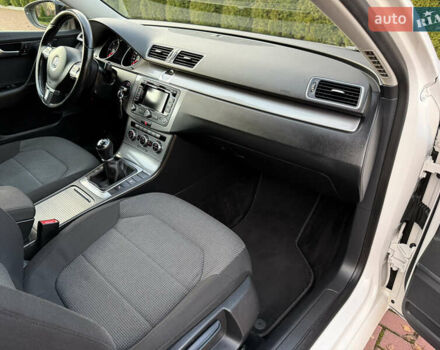 Белый Фольксваген Пассат, объемом двигателя 1.6 л и пробегом 227 тыс. км за 11999 $, фото 61 на Automoto.ua