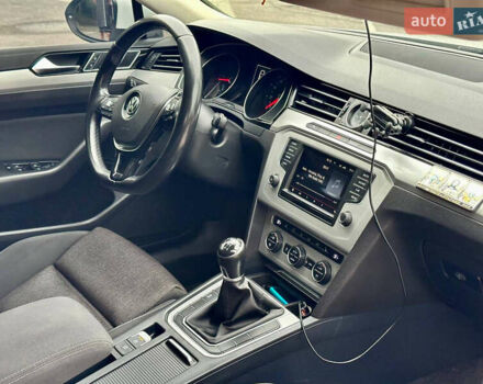 Белый Фольксваген Пассат, объемом двигателя 1.97 л и пробегом 293 тыс. км за 12700 $, фото 11 на Automoto.ua