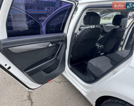 Білий Фольксваген Пассат, об'ємом двигуна 2 л та пробігом 276 тис. км за 12300 $, фото 66 на Automoto.ua