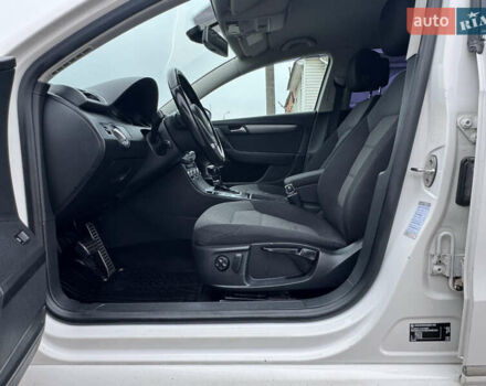 Білий Фольксваген Пассат, об'ємом двигуна 2 л та пробігом 276 тис. км за 12300 $, фото 34 на Automoto.ua