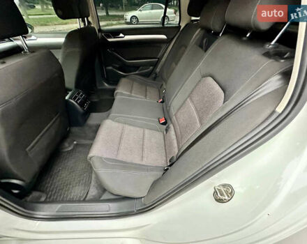 Белый Фольксваген Пассат, объемом двигателя 1.97 л и пробегом 293 тыс. км за 12700 $, фото 10 на Automoto.ua